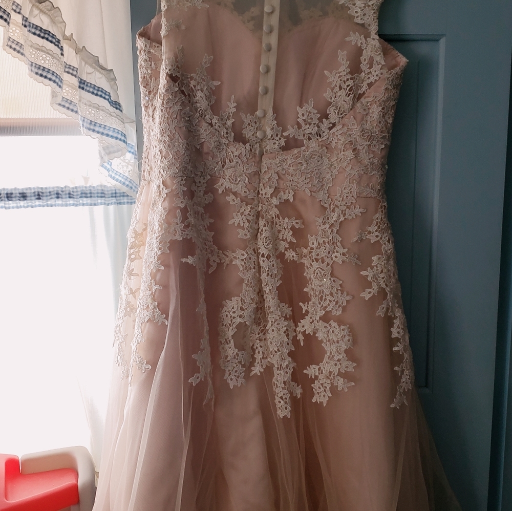 Dress - Picture 3 of 5